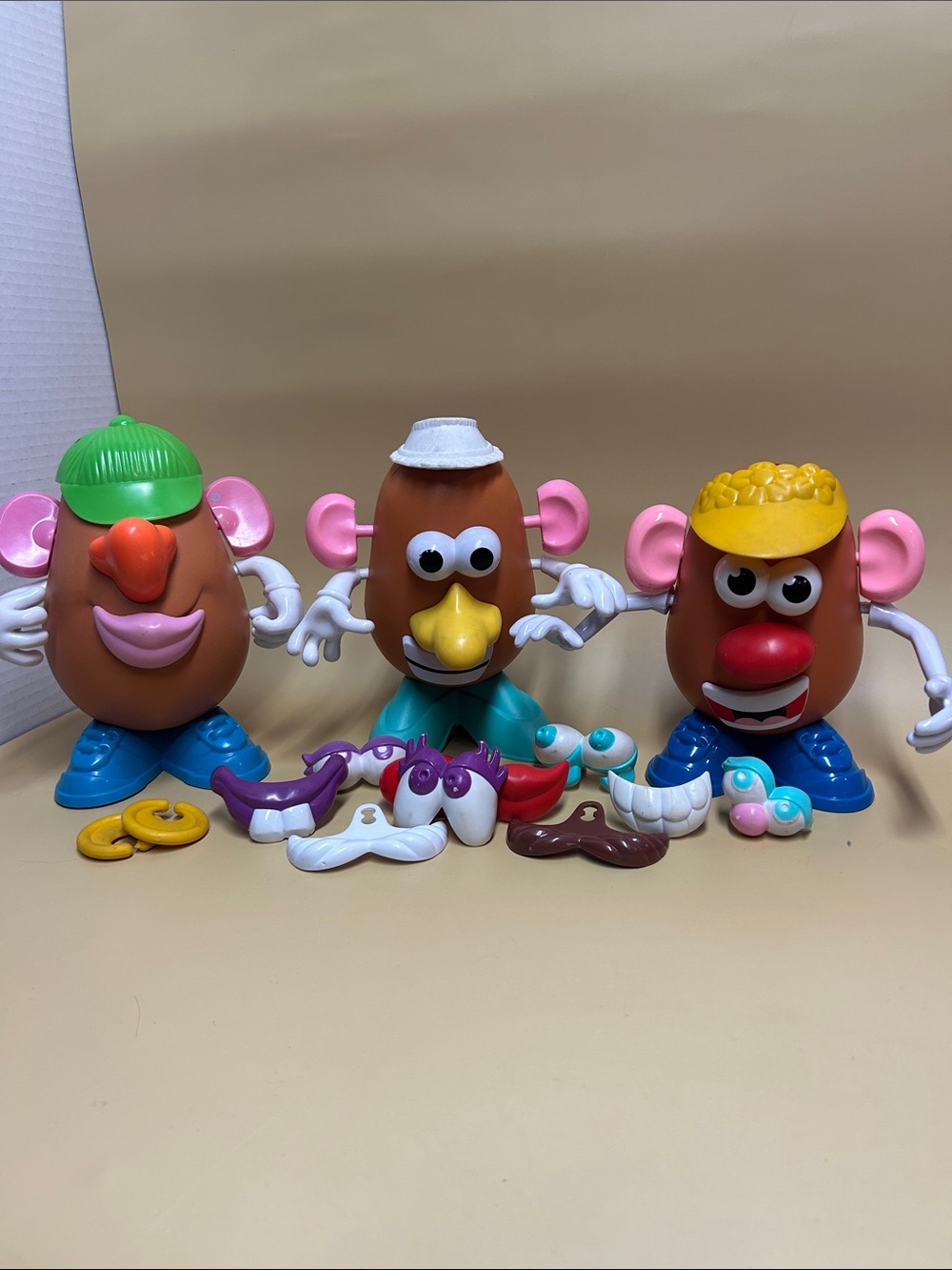 MRS. POTATO HEAD WITH ACCESSORIES